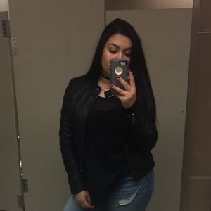 Meet your Posher, Anisa